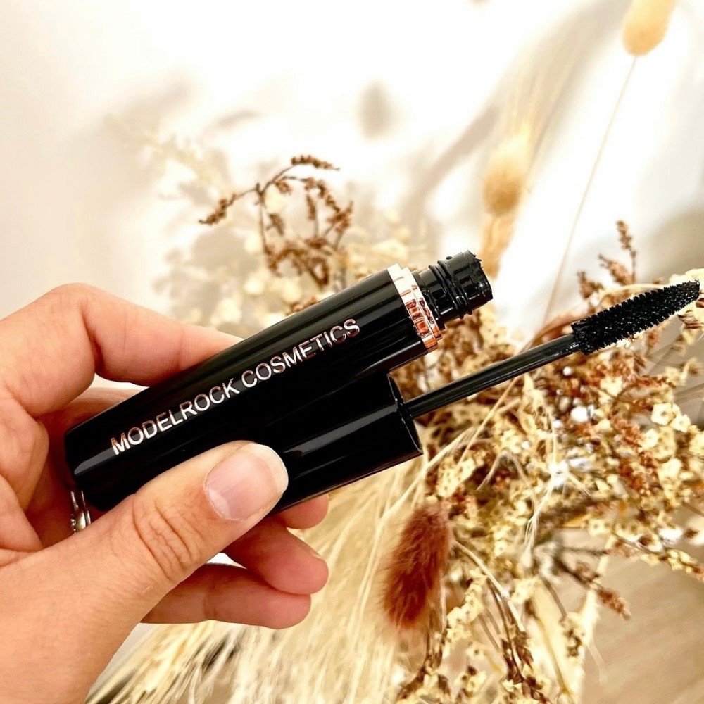 TURN UP YOUR LASH VOLUME!