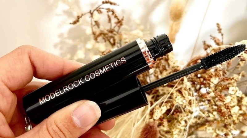 TURN UP YOUR LASH VOLUME!